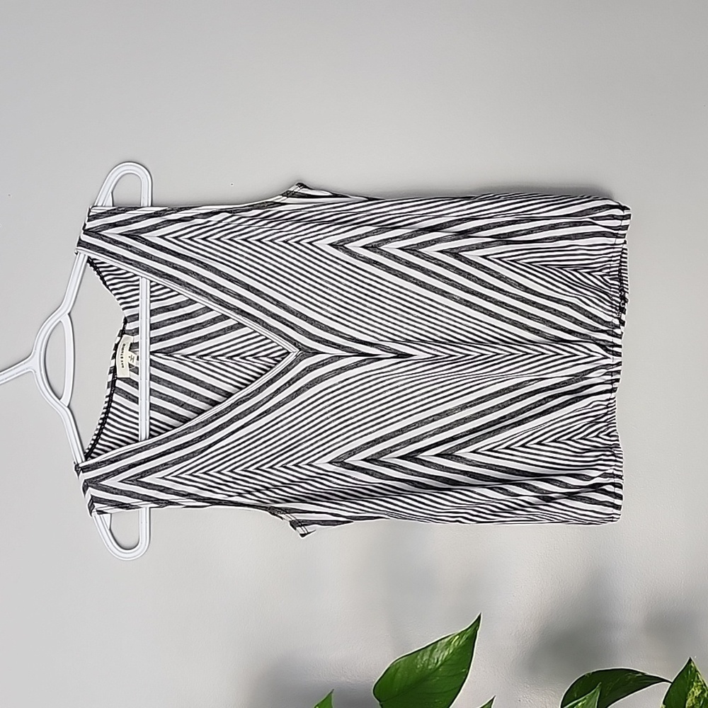 Max studio black and white striped top blouse small